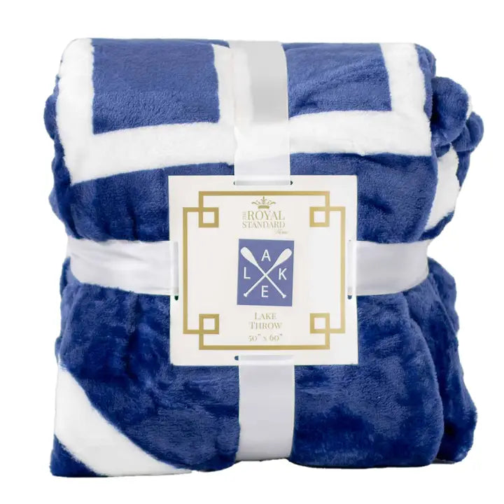 'Lake' Throw Blanket