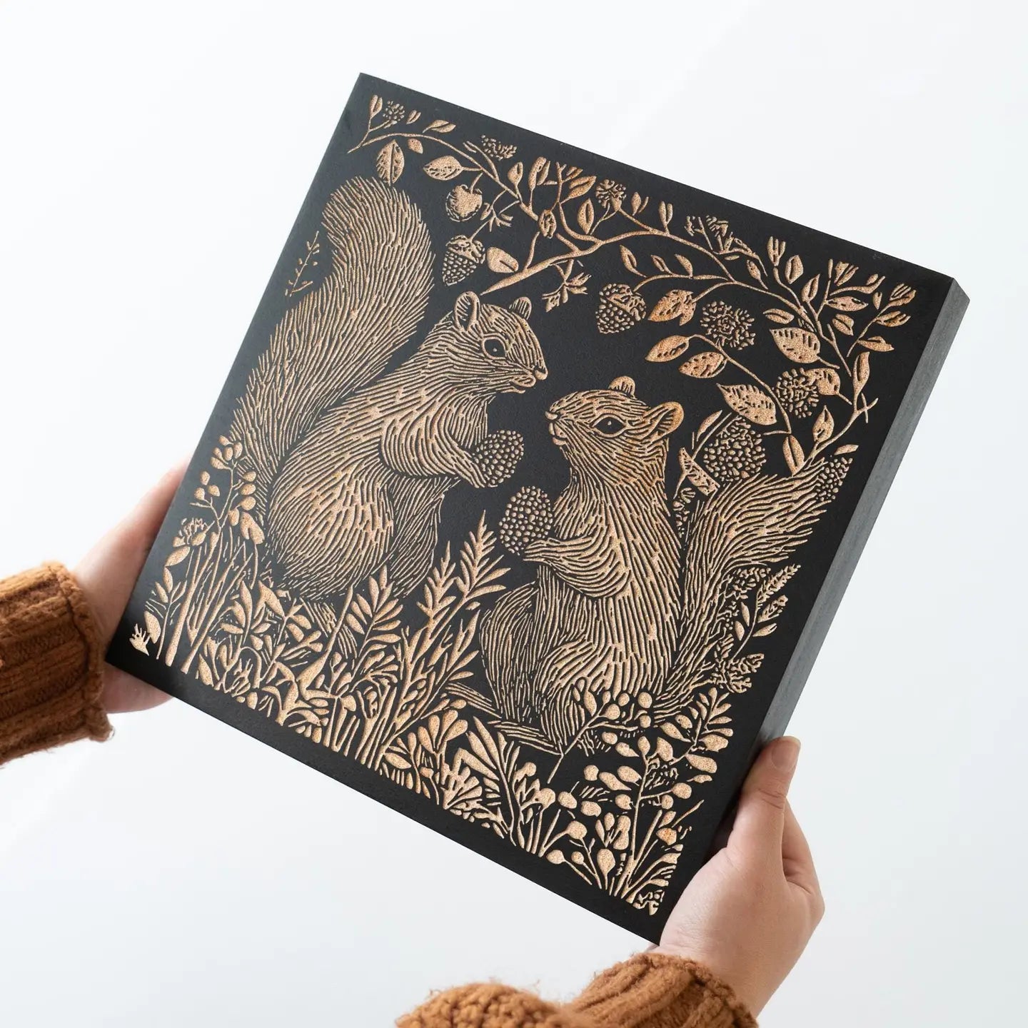 Engraved Squirrel Couple