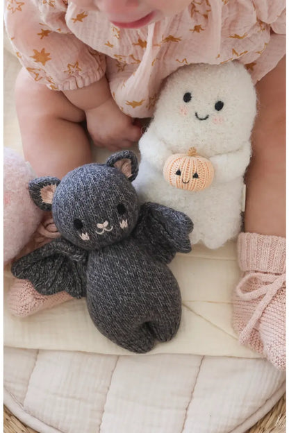 Baby Ghost - Cuddle + Kind