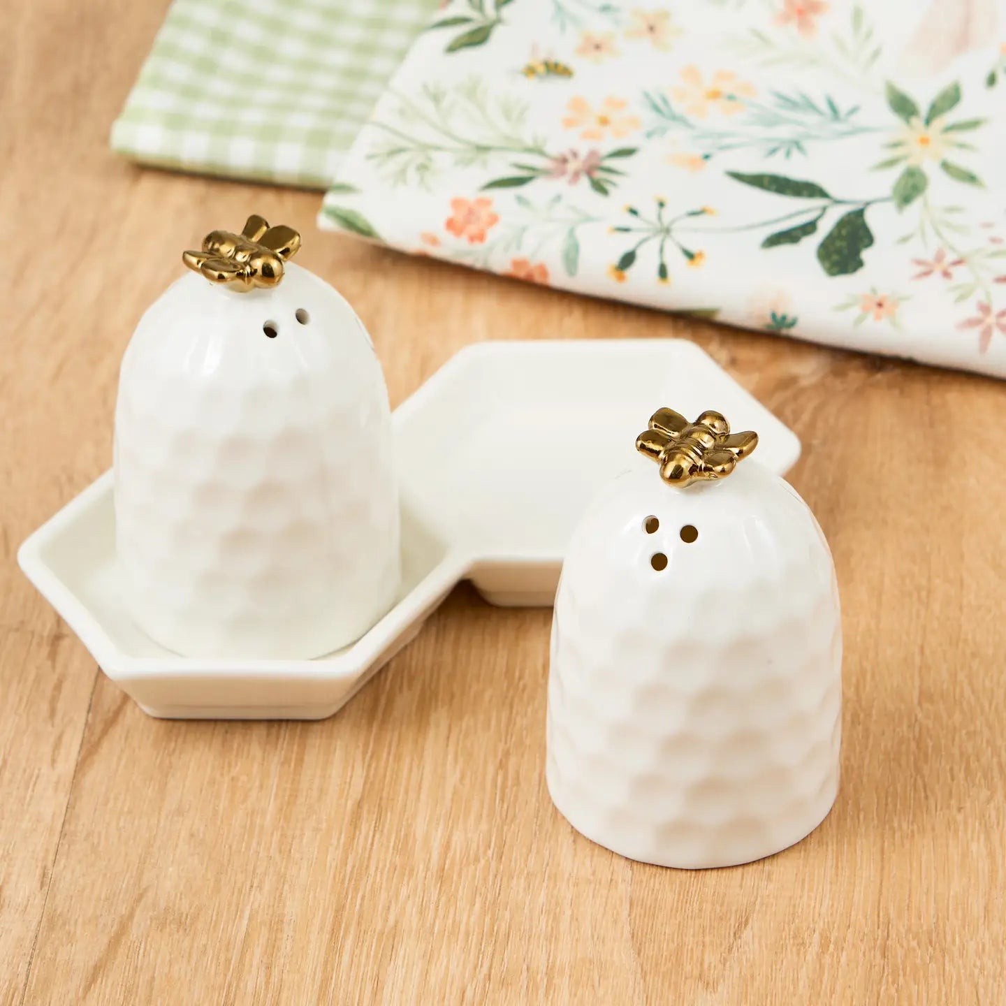 Beehive Salt+Pepper Set